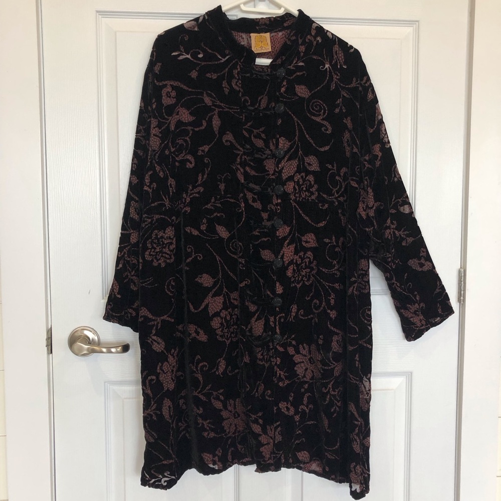 URU Kristine St. Rrik silk blend velvet burnout button up duster coat tunic top